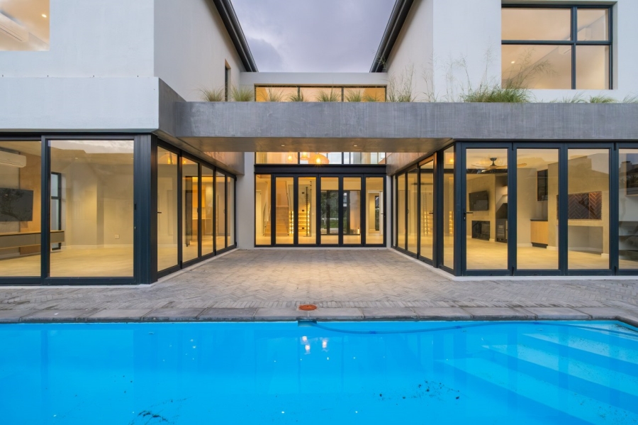 5 Bedroom Property for Sale in Val De Vie Estate Western Cape